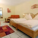 Zewener Hof - Garni Otel