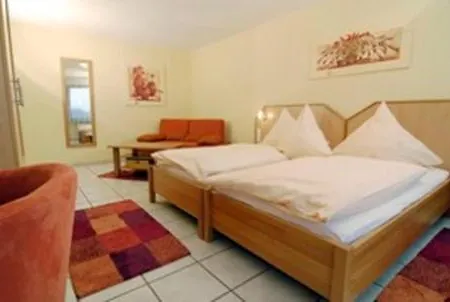 Zewener Hof - Garni Otel