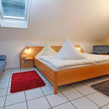 ホテル Zewener Hof - Garni 2*